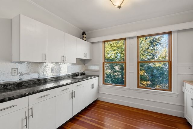 929 Beacon St, Newton, MA 02459