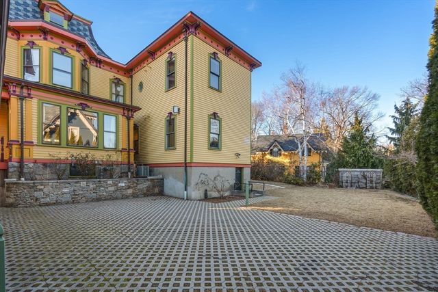 929 Beacon St, Newton, MA 02459