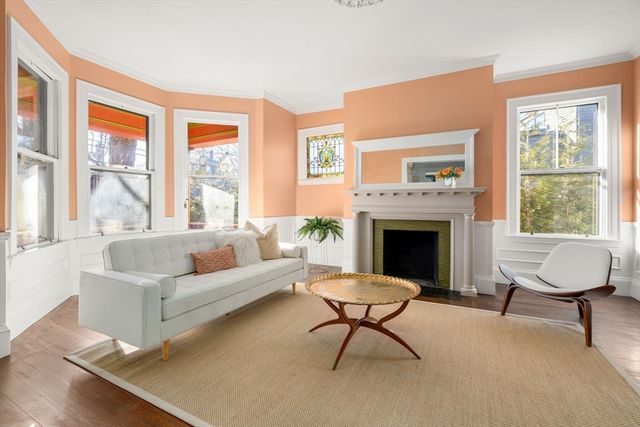 929 Beacon St, Newton, MA 02459