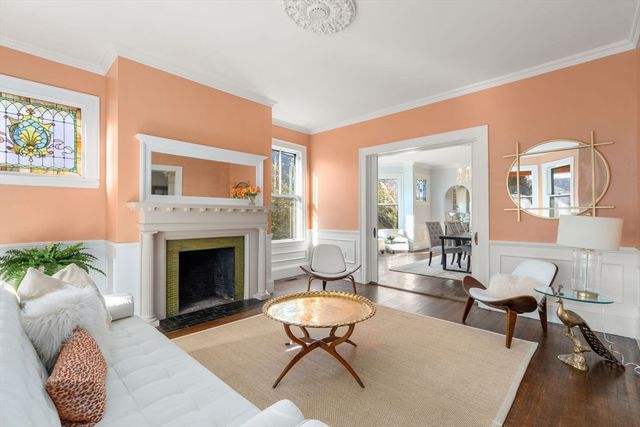 929 Beacon St, Newton, MA 02459