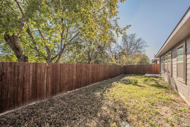 5804 Brookville Drive, Fort Worth, TX 76179