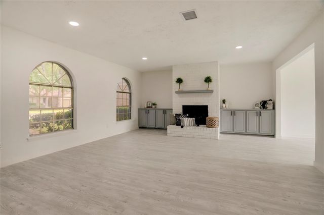 7926 Windy Creek Drive, Houston, TX 77040