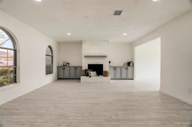 7926 Windy Creek Drive, Houston, TX 77040