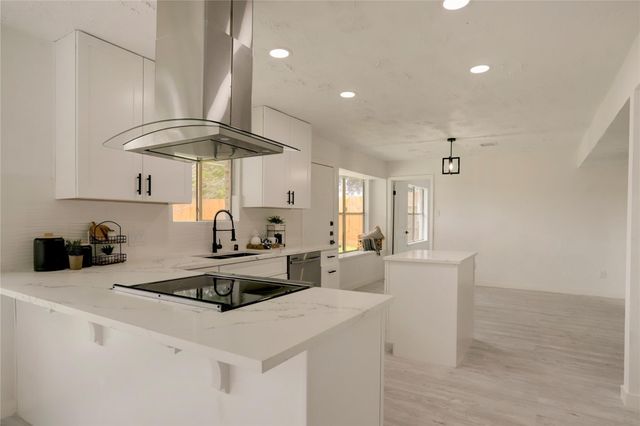 7926 Windy Creek Drive, Houston, TX 77040