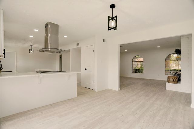 7926 Windy Creek Drive, Houston, TX 77040