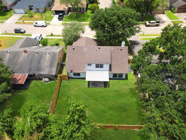 7926 Windy Creek Drive, Houston, TX 77040