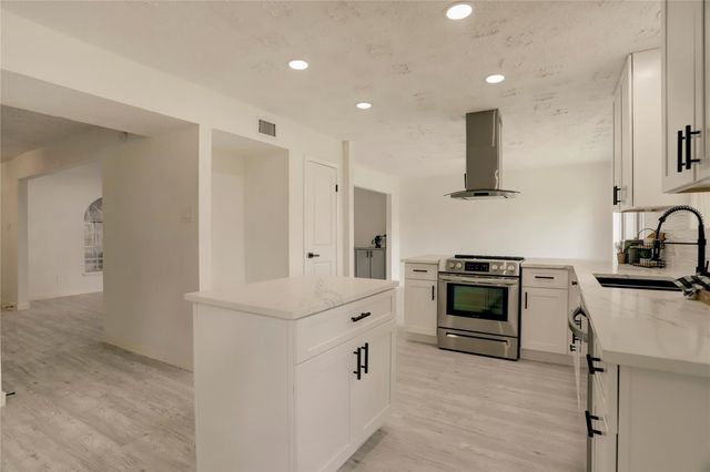 7926 Windy Creek Drive, Houston, TX 77040