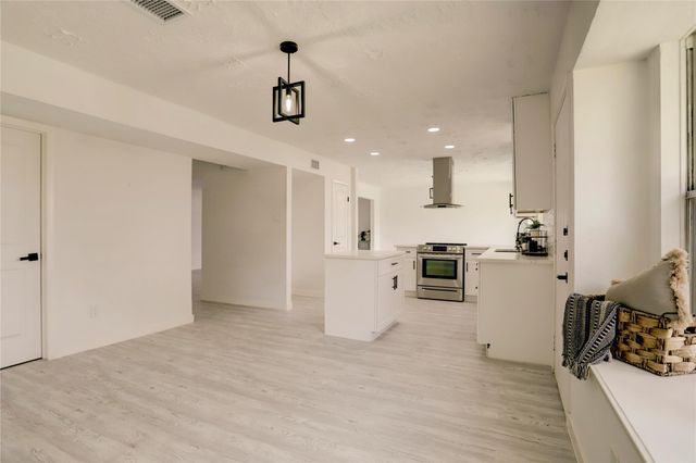 7926 Windy Creek Drive, Houston, TX 77040