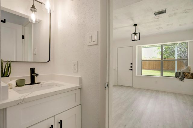 7926 Windy Creek Drive, Houston, TX 77040