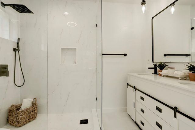 7926 Windy Creek Drive, Houston, TX 77040