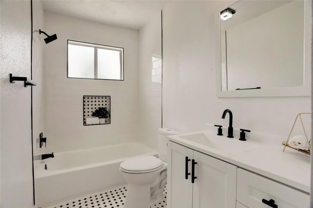 7926 Windy Creek Drive, Houston, TX 77040