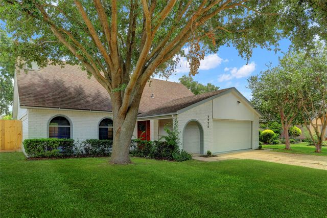 7926 Windy Creek Drive, Houston, TX 77040