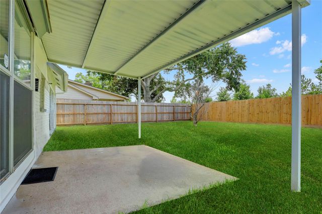 7926 Windy Creek Drive, Houston, TX 77040