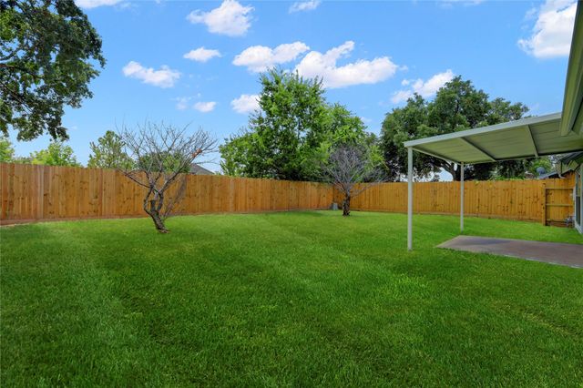 7926 Windy Creek Drive, Houston, TX 77040