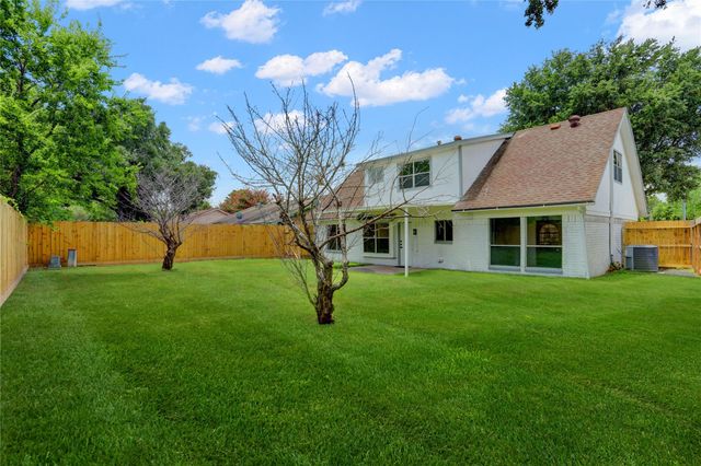 7926 Windy Creek Drive, Houston, TX 77040