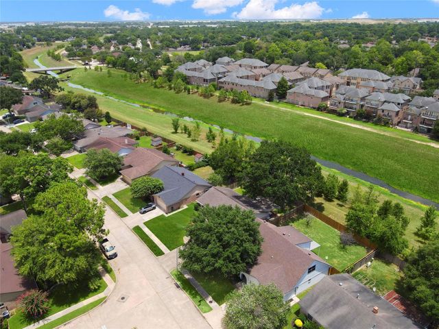 7926 Windy Creek Drive, Houston, TX 77040