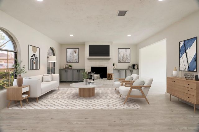 7926 Windy Creek Drive, Houston, TX 77040
