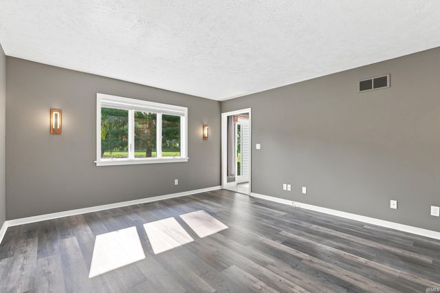 4010 Augusta Lane, Elkhart, IN 46517