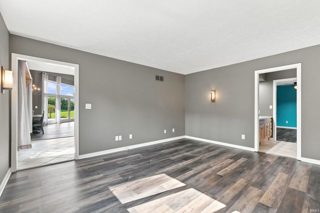 4010 Augusta Lane, Elkhart, IN 46517