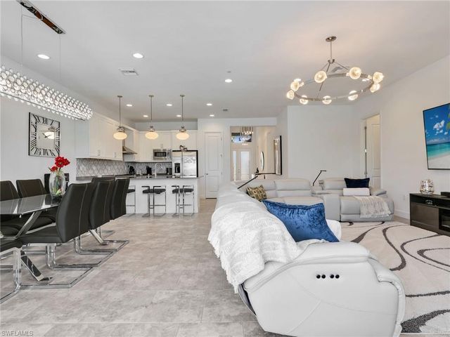 12779 Woodbury DR, Estero, FL 33928