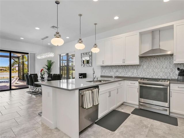 12779 Woodbury DR, Estero, FL 33928