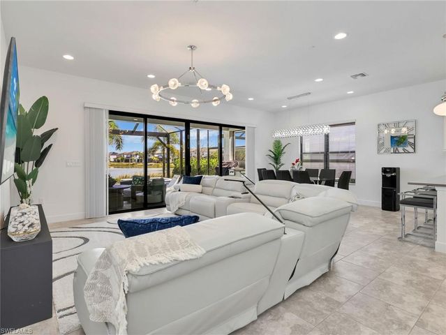 12779 Woodbury DR, Estero, FL 33928