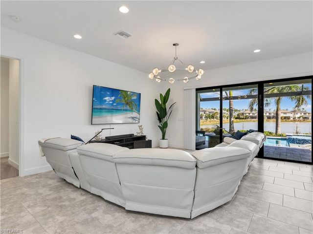12779 Woodbury DR, Estero, FL 33928