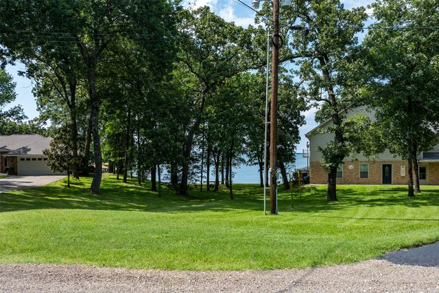 109 Lakeside Lane, Streetman, TX 75859