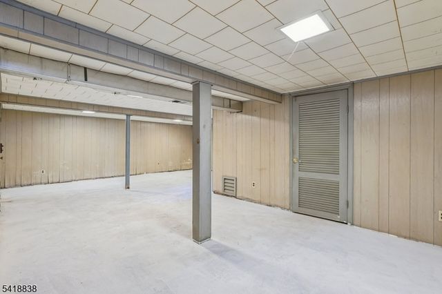 24 Pearl St, Summit City, NJ 07901