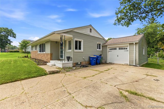 3403 Ardreth Drive, Waterford, MI 48329