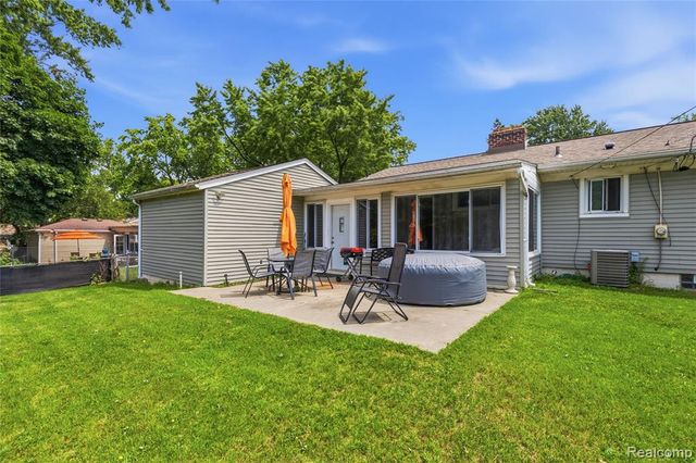 3403 Ardreth Drive, Waterford, MI 48329