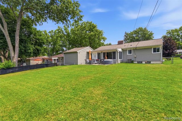 3403 Ardreth Drive, Waterford, MI 48329
