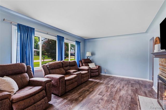 3403 Ardreth Drive, Waterford, MI 48329