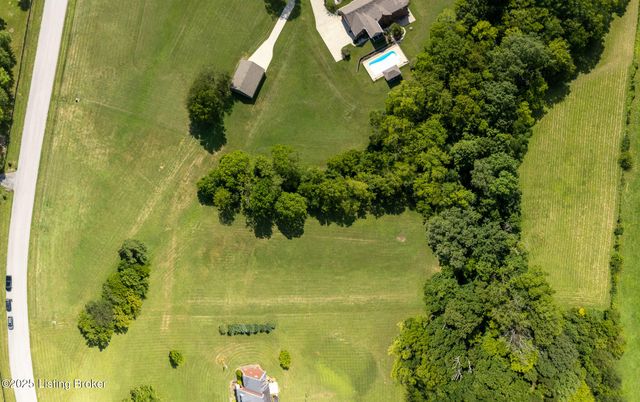 2 Landspur Ct, Simpsonville, KY 40067