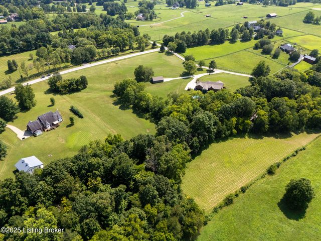 2 Landspur Ct, Simpsonville, KY 40067