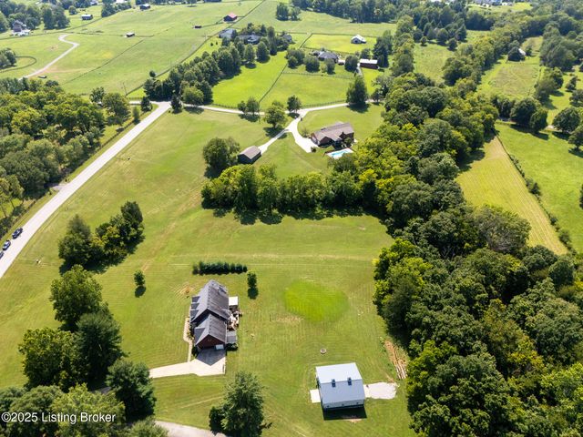 2 Landspur Ct, Simpsonville, KY 40067