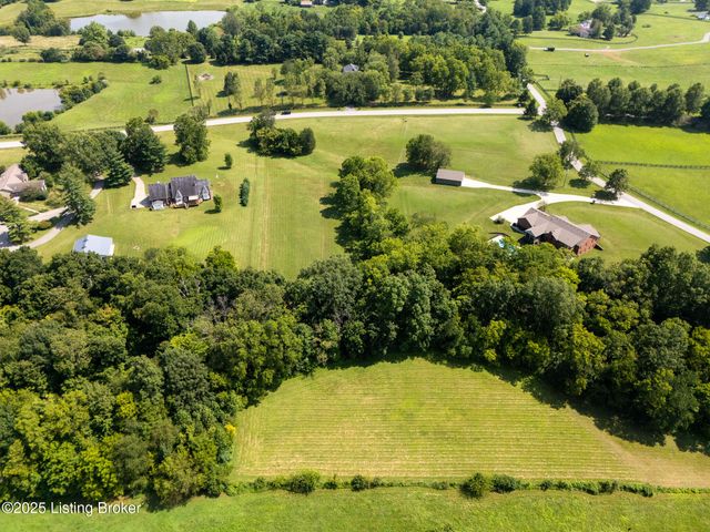 2 Landspur Ct, Simpsonville, KY 40067