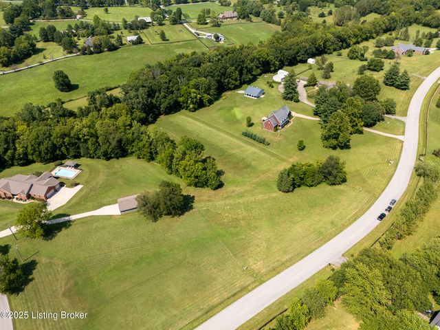 2 Landspur Ct, Simpsonville, KY 40067