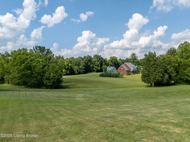 2 Landspur Ct, Simpsonville, KY 40067