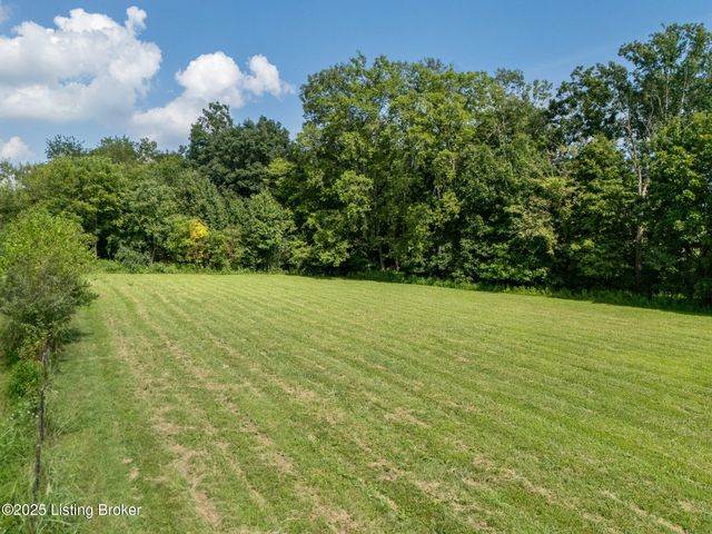 2 Landspur Ct, Simpsonville, KY 40067