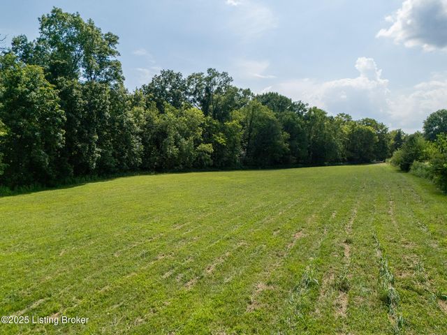 2 Landspur Ct, Simpsonville, KY 40067