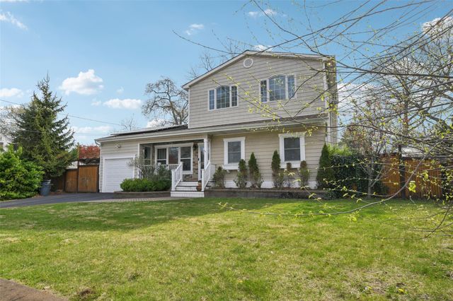 3 Bayard Street, Lake Grove, NY 11755