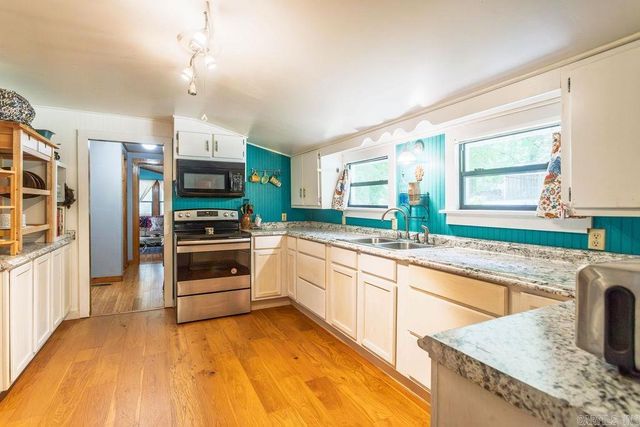 130 N Gainer Ferry Road, Batesville, AR 72501