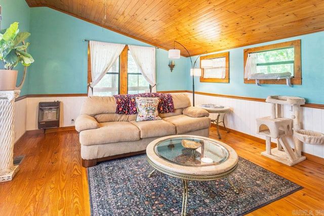 130 N Gainer Ferry Road, Batesville, AR 72501