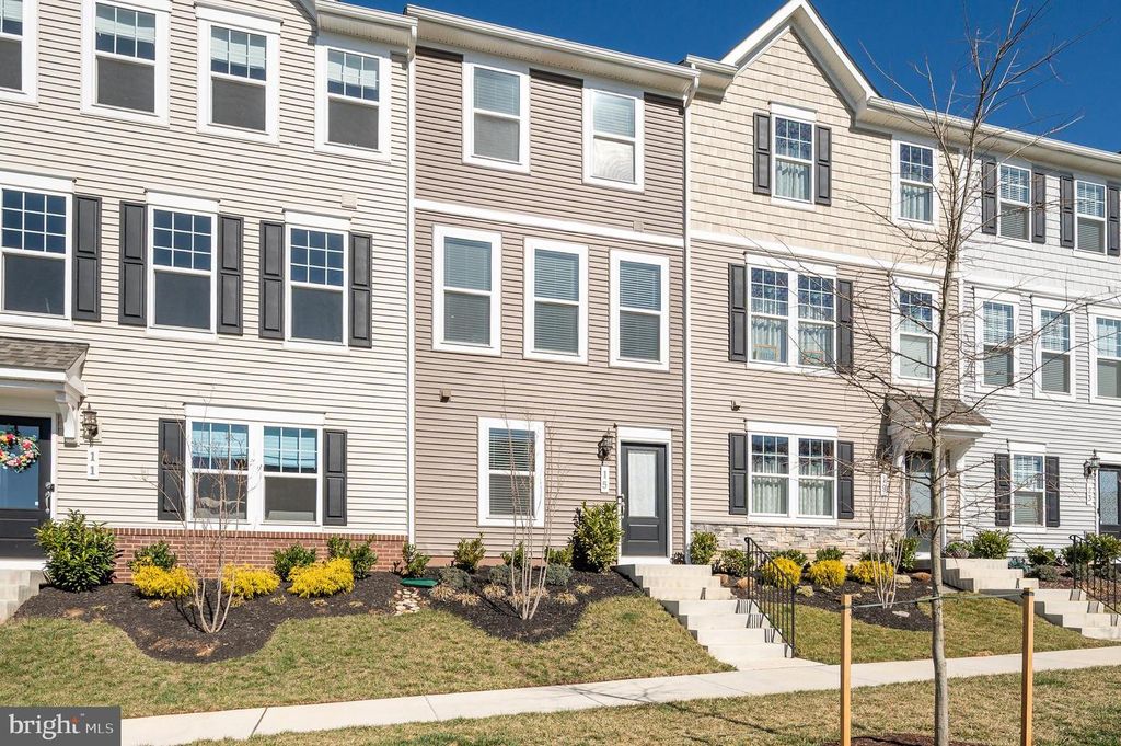 15 CAPITOL MEWS, Ranson, WV 25438