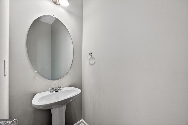 8600 Thomas Road, Riverdale, GA 30274