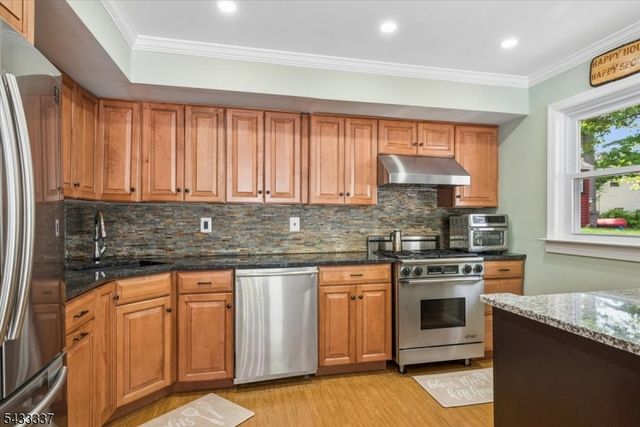 214 Santa Fe Trl, Hopatcong Boro, NJ 07843