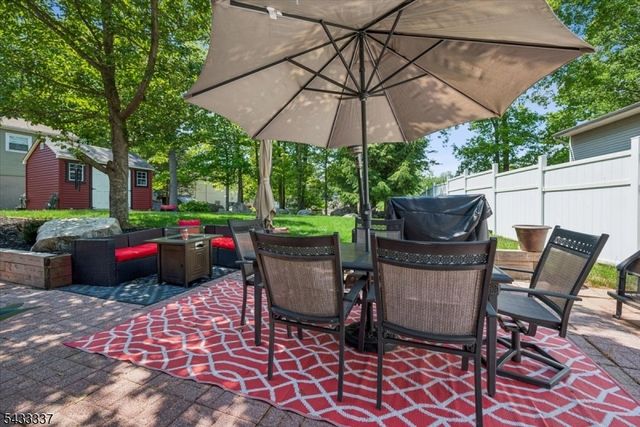 214 Santa Fe Trl, Hopatcong Boro, NJ 07843