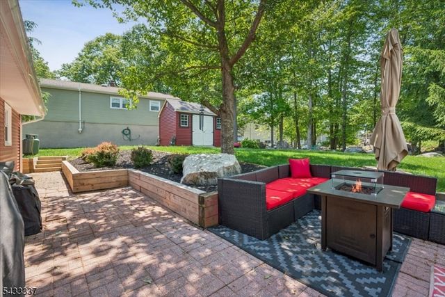 214 Santa Fe Trl, Hopatcong Boro, NJ 07843