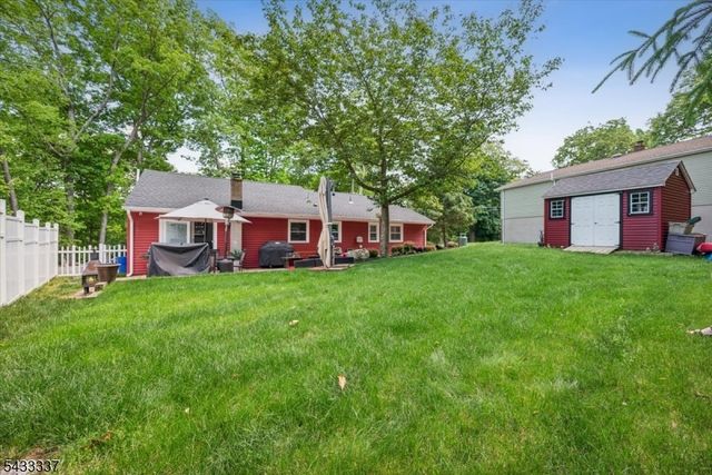 214 Santa Fe Trl, Hopatcong Boro, NJ 07843